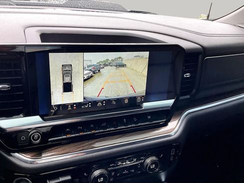 Used 2024 Chevrolet Silverado 1500 LT Trail Boss w/ LT Trail Boss Premium Package AWD/4WD image 29