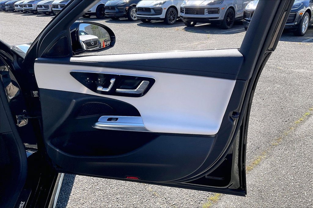 Used 2026 Mercedes-Benz E 350 4MATIC Sedan image 16