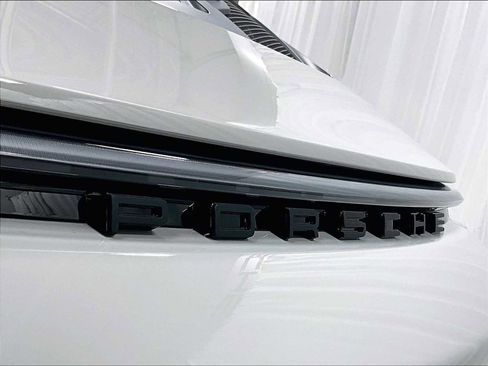 Used 2022 Porsche 911 GT3 image 31