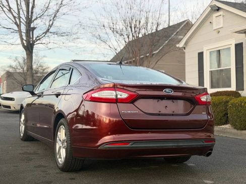 Used 2016 Ford Fusion SE FWD image 4