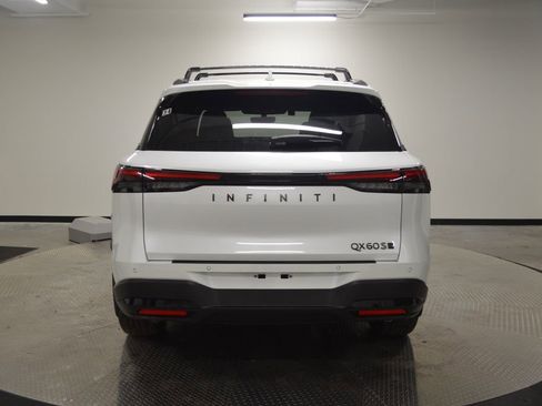 Certified 2026 INFINITI QX60 Sport w/ Dark Cargo Package AWD/4WD image 4
