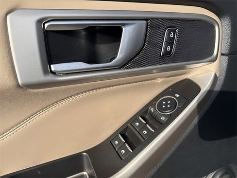 Used 2023 Ford Explorer XLT w/ Equipment Group 202A image 10