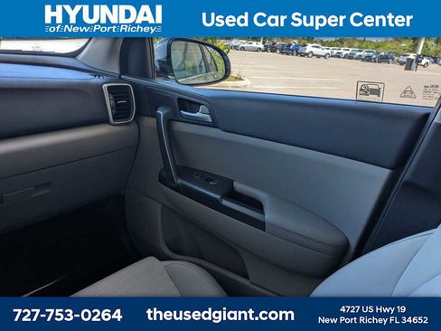 Used 2020 Kia Sportage LX w/ LX Popular Package image 18