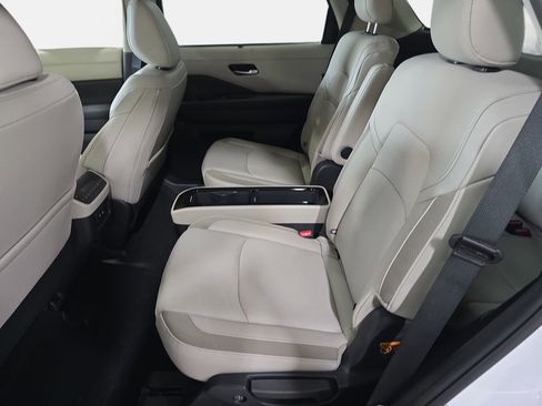 New 2026 Nissan Pathfinder SL image 14