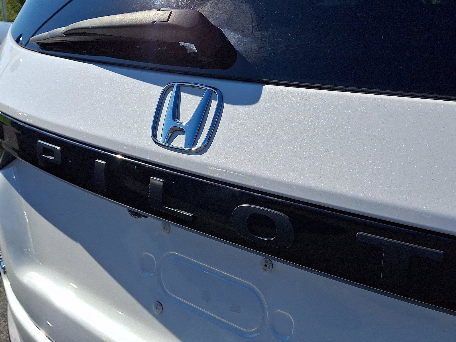 Used 2025 Honda Pilot Elite image 32