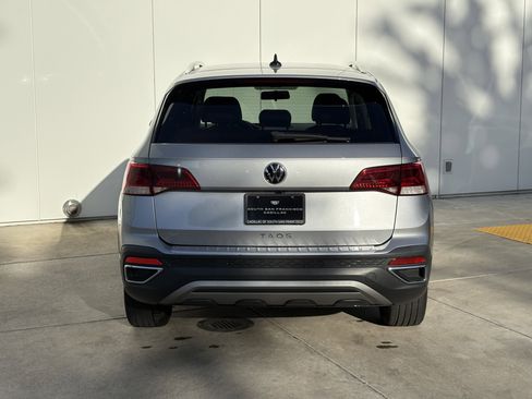 Used 2022 Volkswagen Taos SE image 8