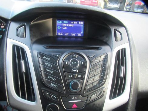 Used 2014 Ford Focus SE image 18