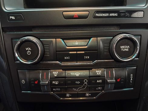 Used 2017 Ford Explorer XLT w/ Equipment Group 202A image 22