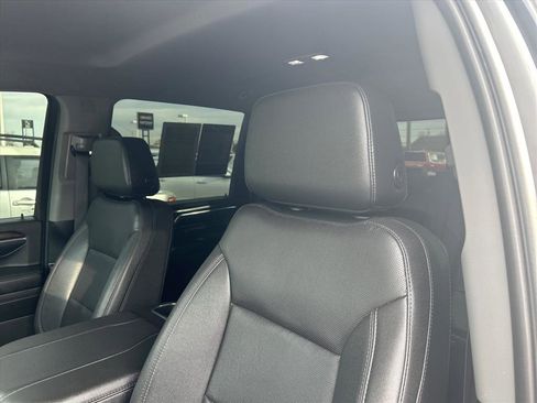Used 2024 GMC Sierra 2500 SLT w/ SLT Premium Package image 9