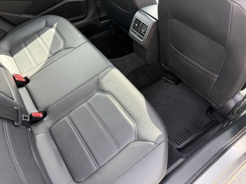 Used 2014 Volkswagen Passat 1.8T SE FWD image 23