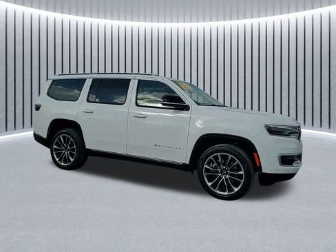 Used 2024 Jeep Wagoneer Series III w/ Premium Group I image 3