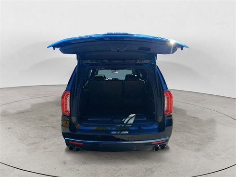 Used 2023 GMC Yukon XL AT4 image 16