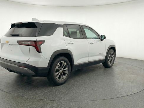 Used 2025 Chevrolet Equinox LT image 9