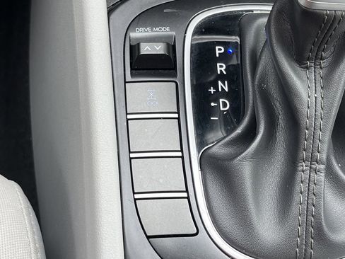 Used 2025 Hyundai Kona SEL image 7