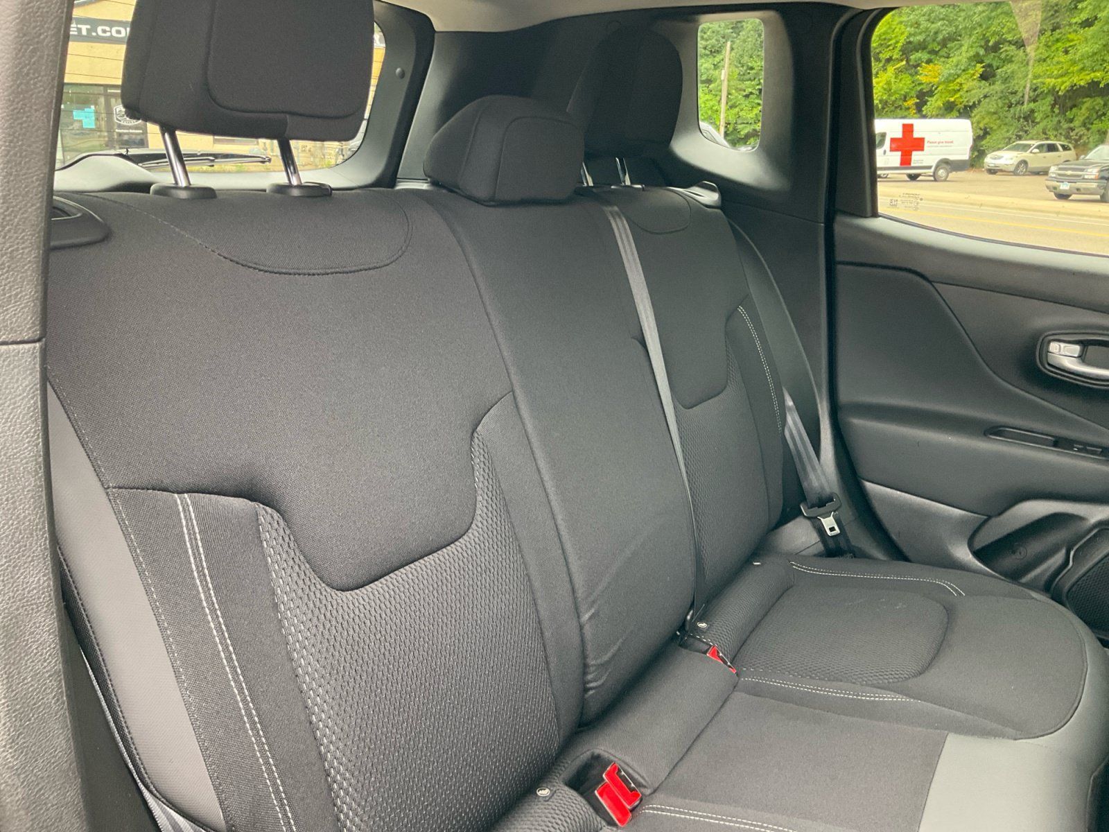 Used 2023 Jeep Renegade Altitude AWD/4WD image 19