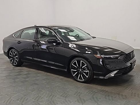 New 2026 Honda Accord Touring image 2
