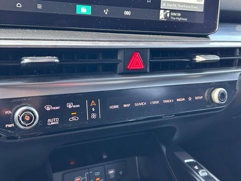 Used 2025 Kia Sorento S FWD image 26