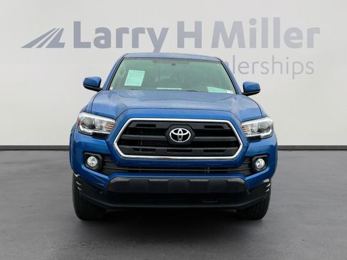 Certified 2016 Toyota Tacoma SR5 image 8