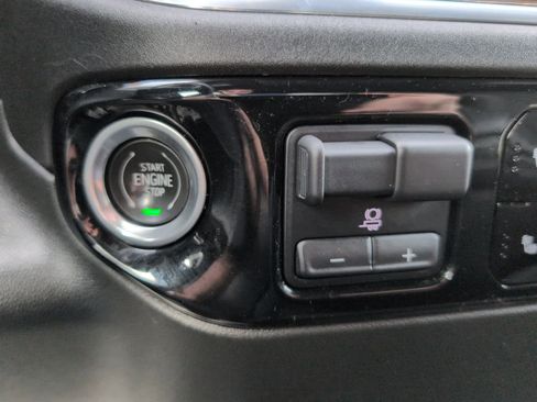 Used 2023 GMC Sierra 1500 Elevation image 23