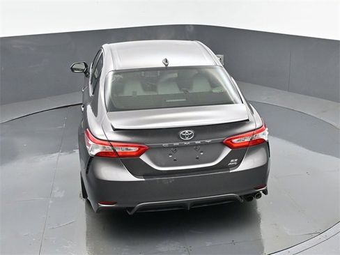 Used 2020 Toyota Camry SE image 25