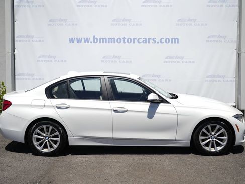 Used 2018 BMW 320i xDrive Sedan AWD/4WD image 7