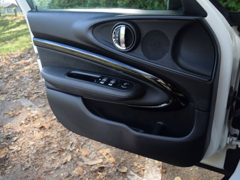 Used 2019 MINI Cooper Clubman S image 19