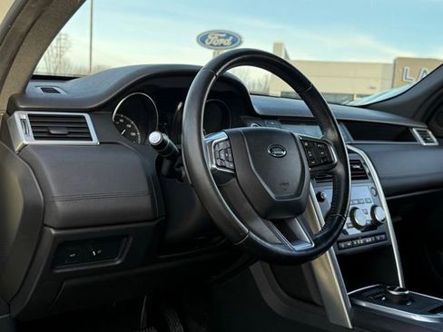 Used 2018 Land Rover Discovery Sport SE image 13