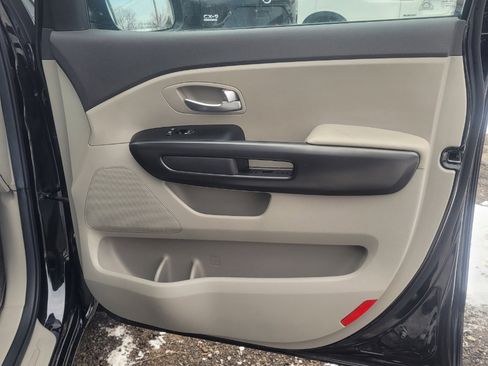 Used 2018 Kia Sedona L image 21
