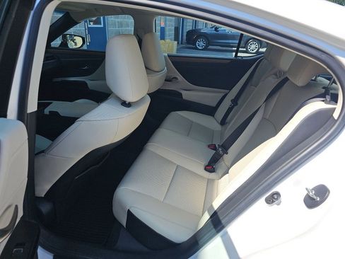 Used 2023 Lexus ES 350 w/ Premium Package FWD image 6