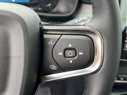 New 2026 Volvo XC40 B5 Ultra w/ Protection Package Premier image 18