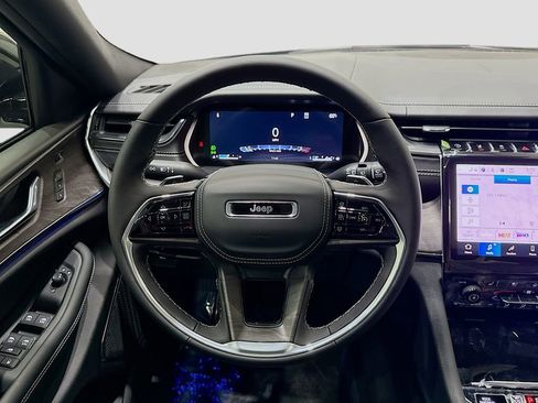 New 2025 Jeep Grand Cherokee L Overland w/ Luxury Tech Group IV image 30