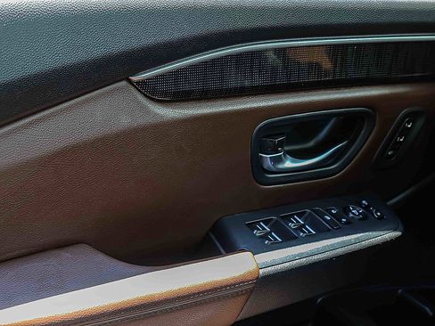 Used 2023 Honda Pilot Elite image 15