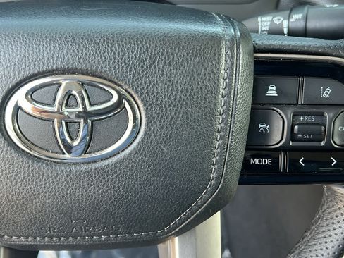 Used 2022 Toyota Tundra SR5 w/ SR5 Premium Package AWD/4WD image 20