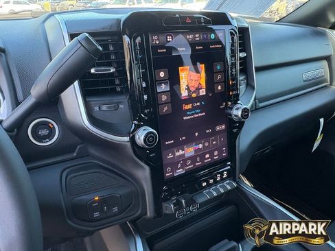 New 2026 RAM 3500 Big Horn AWD/4WD image 17