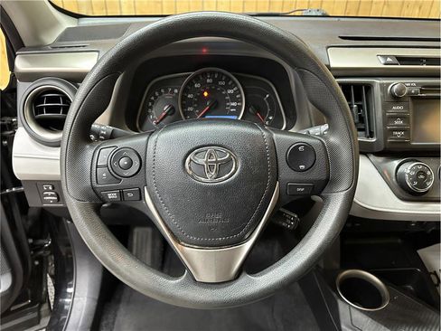 Used 2013 Toyota RAV4 LE image 18