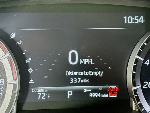 Used 2025 Toyota Highlander XLE image 37