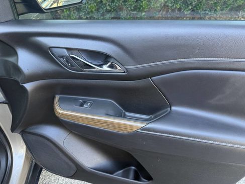 Used 2022 GMC Acadia SLE w/ Driver Convenience Package image 47