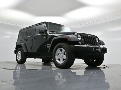 Used 2018 Jeep Wrangler Unlimited Sport S image 41