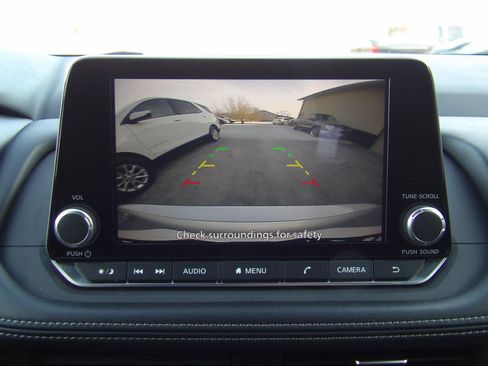 Used 2024 Nissan Rogue SV image 7