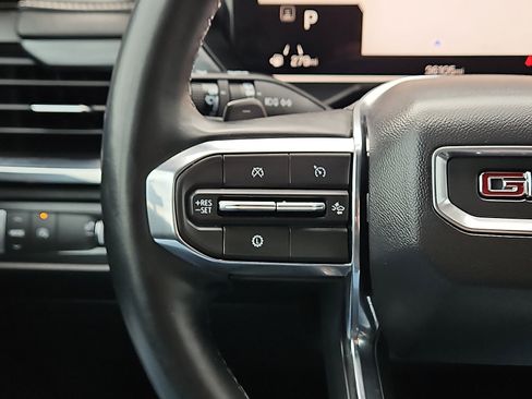 Used 2024 GMC Acadia Elevation image 17