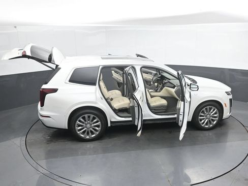 Used 2021 Cadillac XT6 Premium Luxury FWD image 51