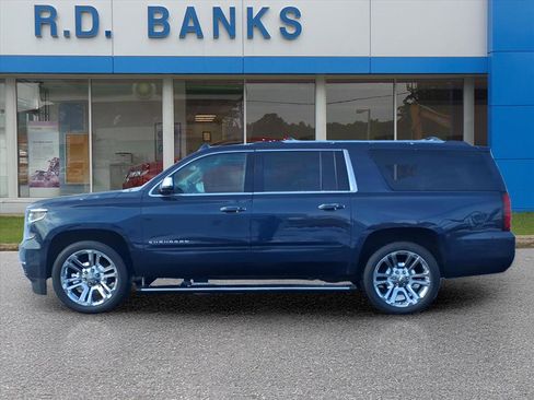 Used 2019 Chevrolet Suburban Premier w/ Premier Plus Edition image 4
