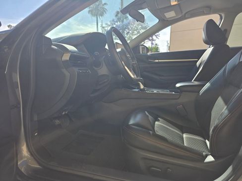 Used 2023 Nissan Altima 2.5 SR FWD image 4