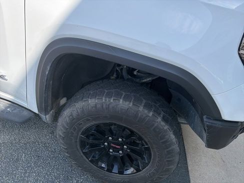 Used 2023 GMC Sierra 1500 AT4X image 13