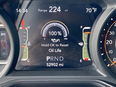 Used 2024 Jeep Wrangler Unlimited Rubicon image 16