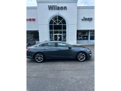 Used 2021 Chevrolet Malibu LT FWD image 1