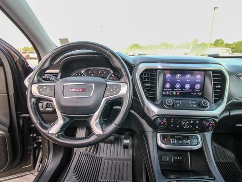 Used 2020 GMC Acadia SLE w/ Driver Convenience Package FWD image 29