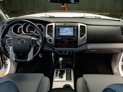 Used 2015 Toyota Tacoma 4x4 Access Cab V6 w/ TRD Off-Road Package image 14