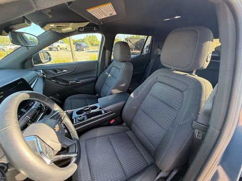 Used 2026 Chevrolet Equinox LT FWD image 6