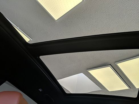 Used 2024 BMW X7 M60i w/ Executive Package image 40